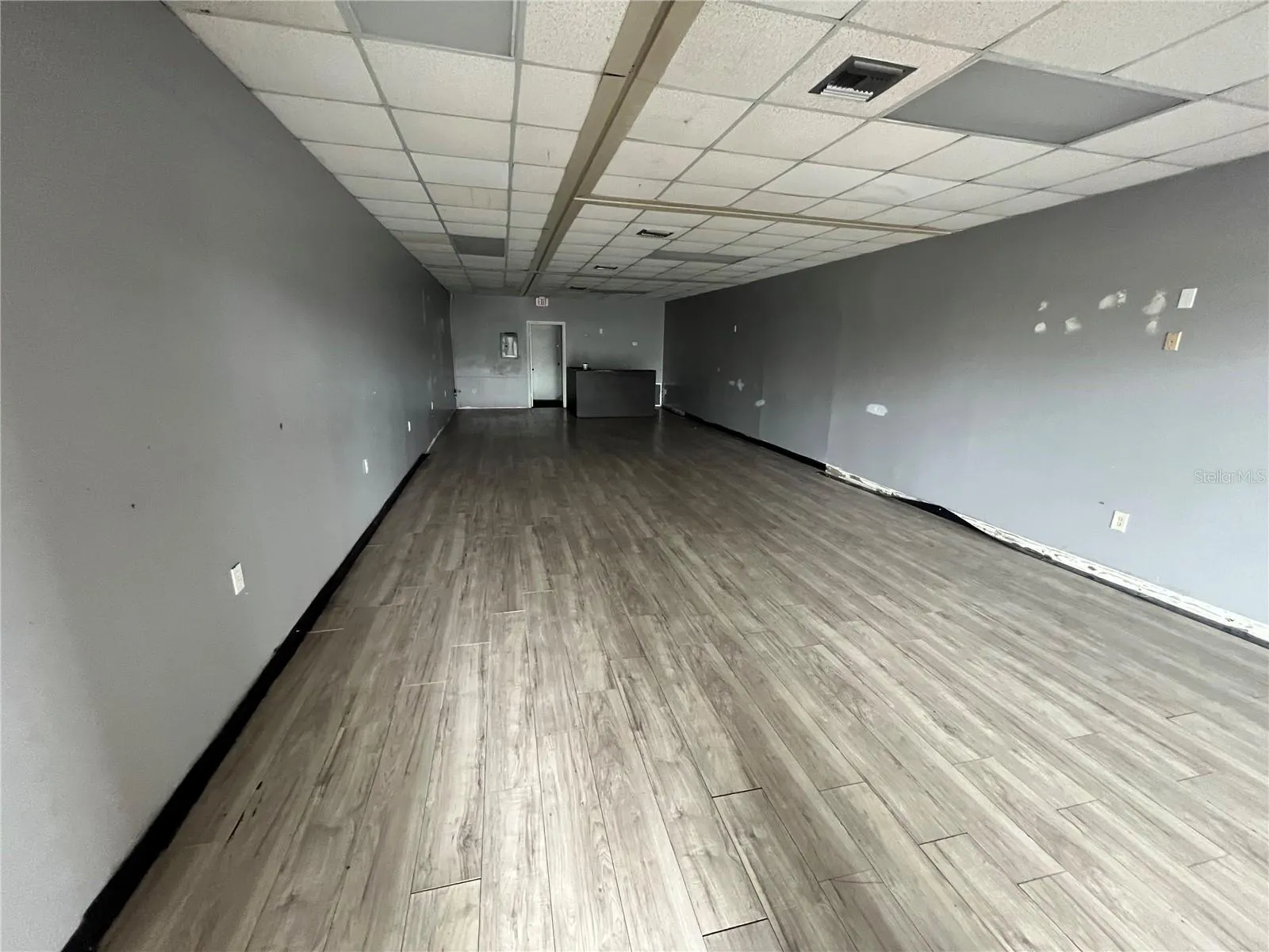 Suite 202 - 950 SF