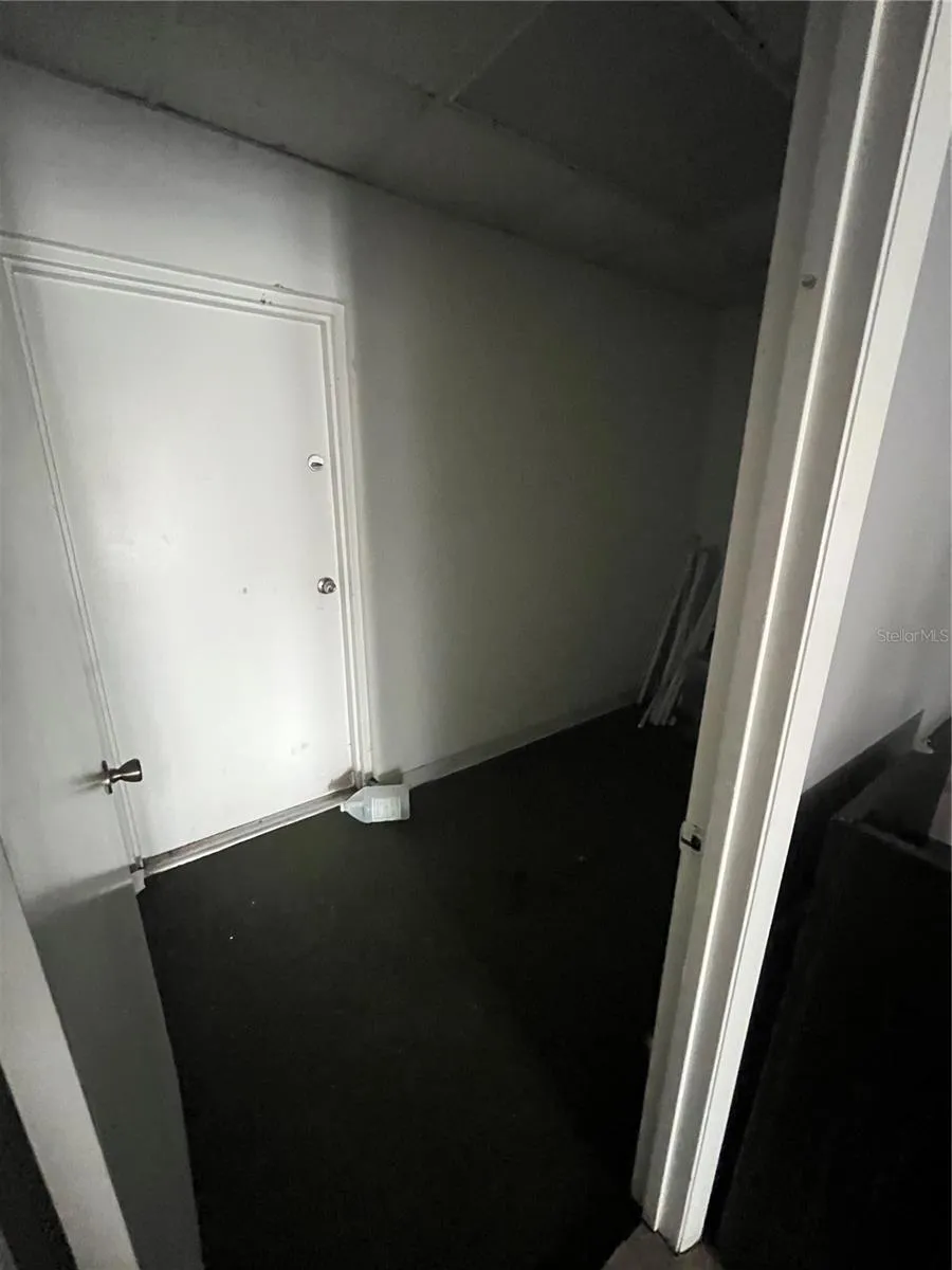 Suite 202 - 950 SF