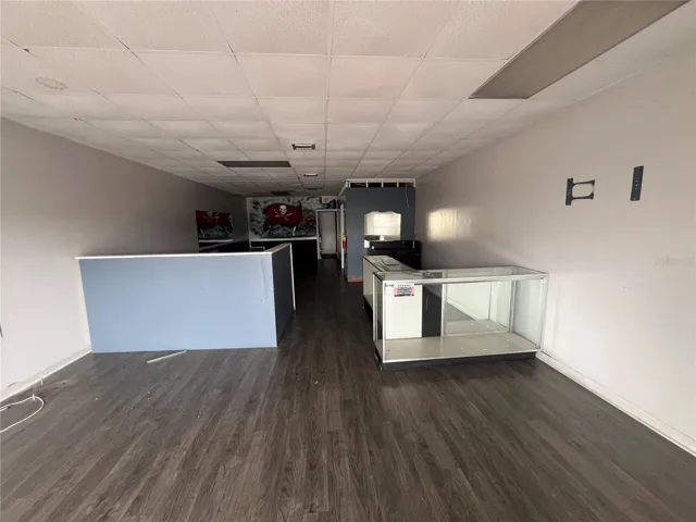 Suite 203 - 940 SF