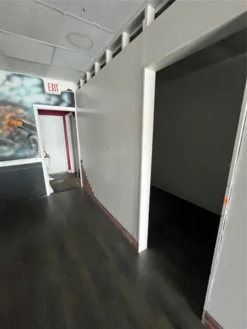 Suite 203 - 940 SF