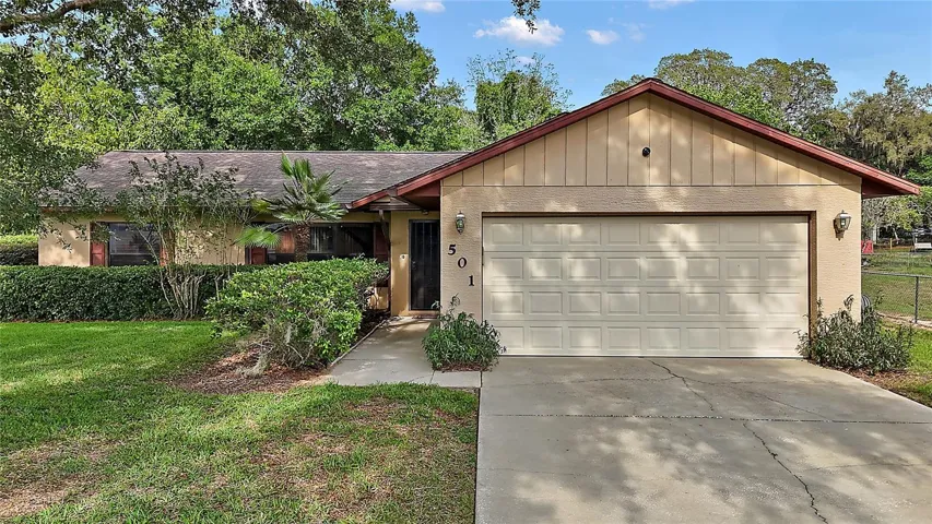501 Cherry Tree Street Eustis, Florida