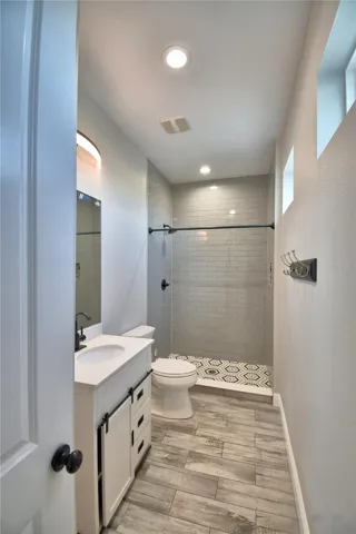 En Suite Bath for Bedroom 2
