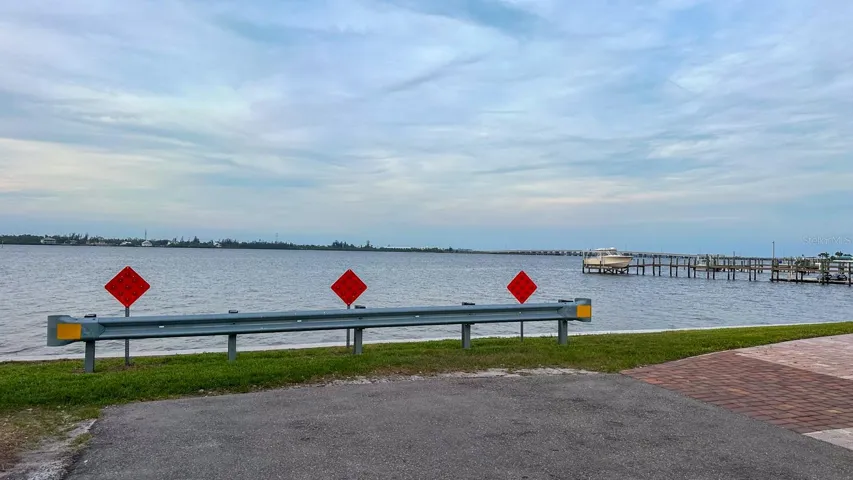 GULF COVE COMMUNITY PARK