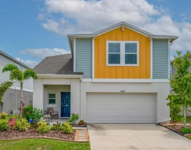 HUGE YARD / NO REAR NEIGHBORS