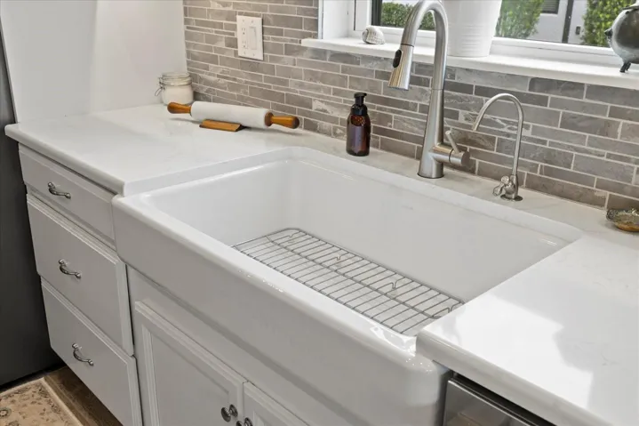 Great kitchen sink!