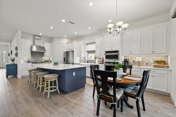 Casual seating area and counter Island seating options