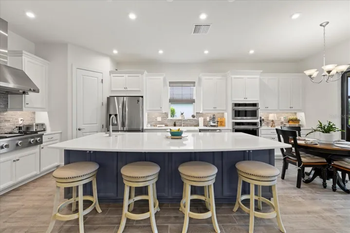 Perfect kitchen to entertain or enjoy some baking time!