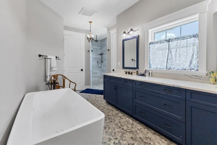 Primary bath