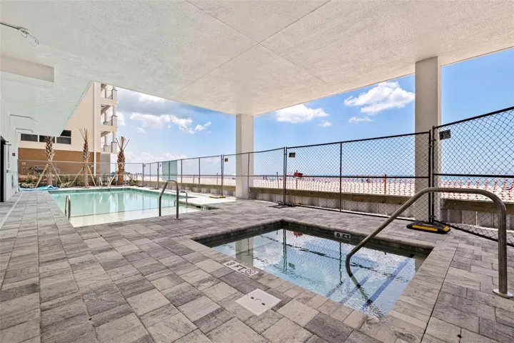 Pool & Spa