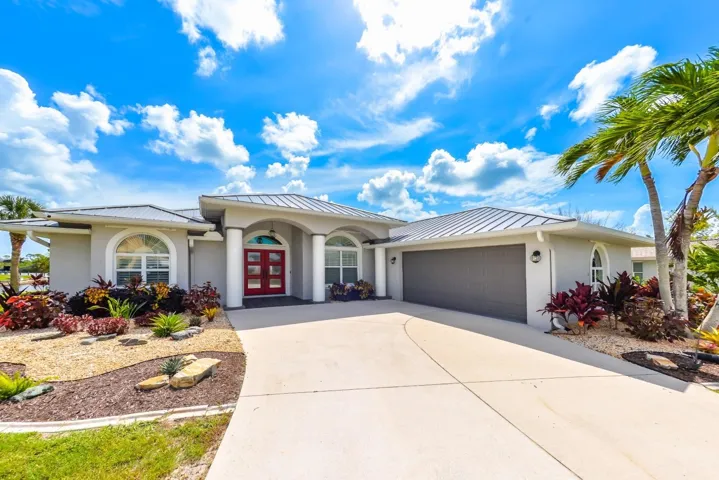 Oversize side-load 2 car garage