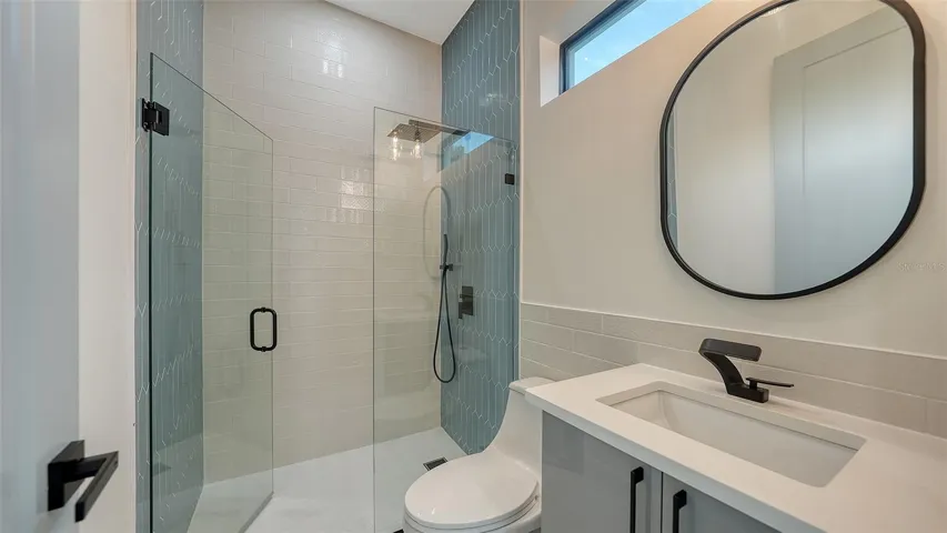 En-Suite Bath BR 3