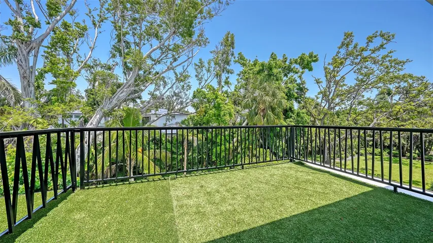 Upstairs Master Balcony Deck