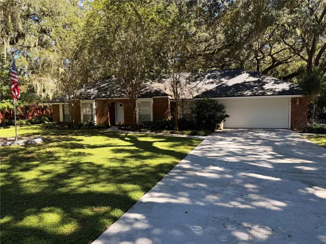 Front Yard Grass has been virtually staged