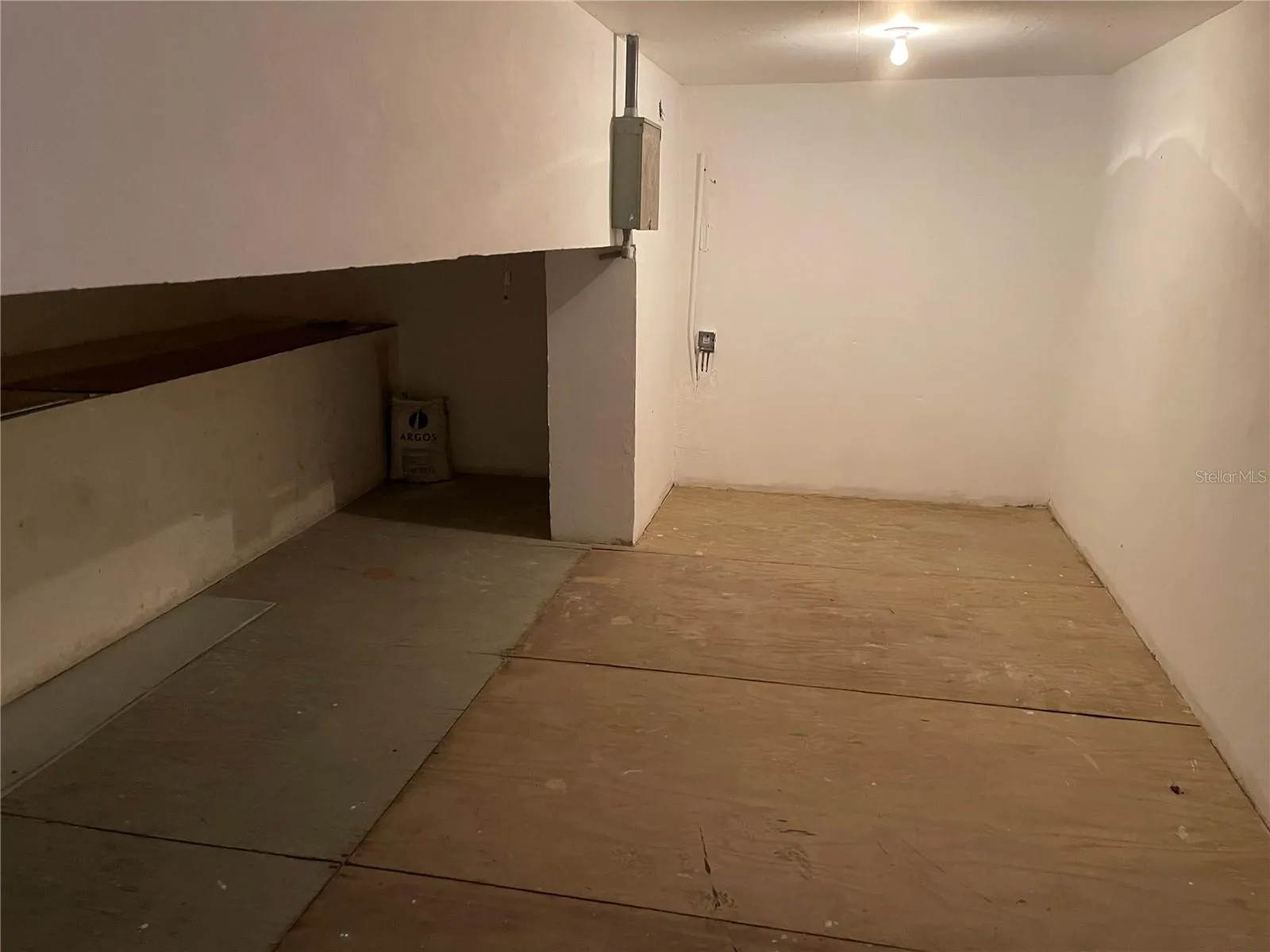 Mezzanine can be used for storage