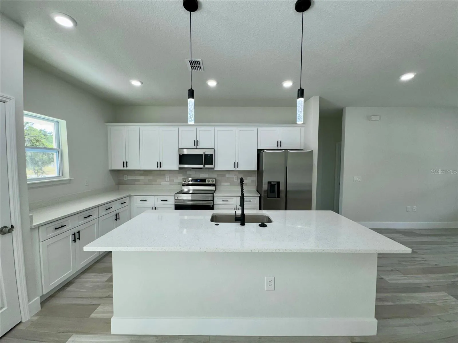 MODEL HOME