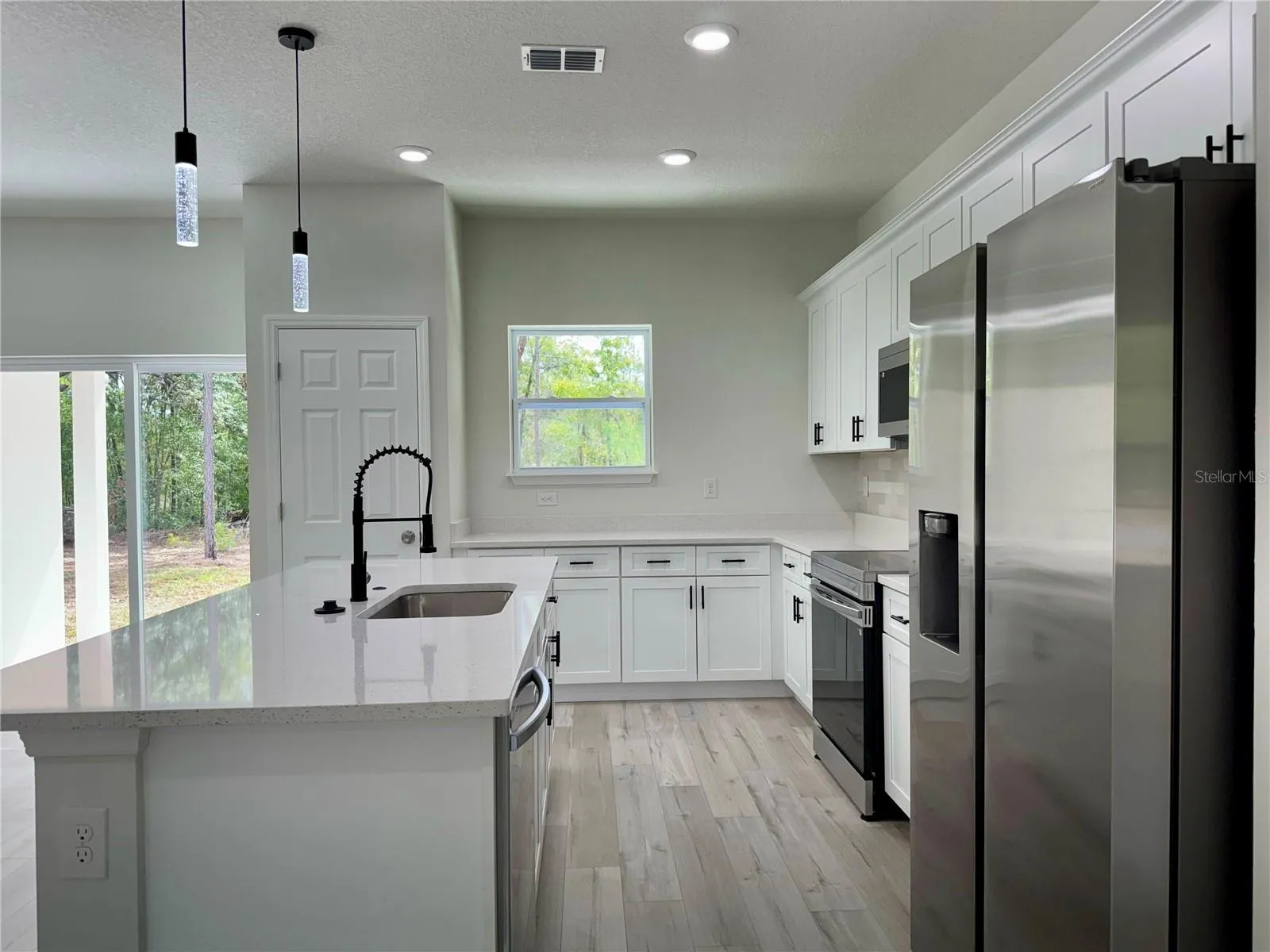 MODEL HOME
