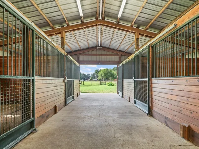 5 stall barn