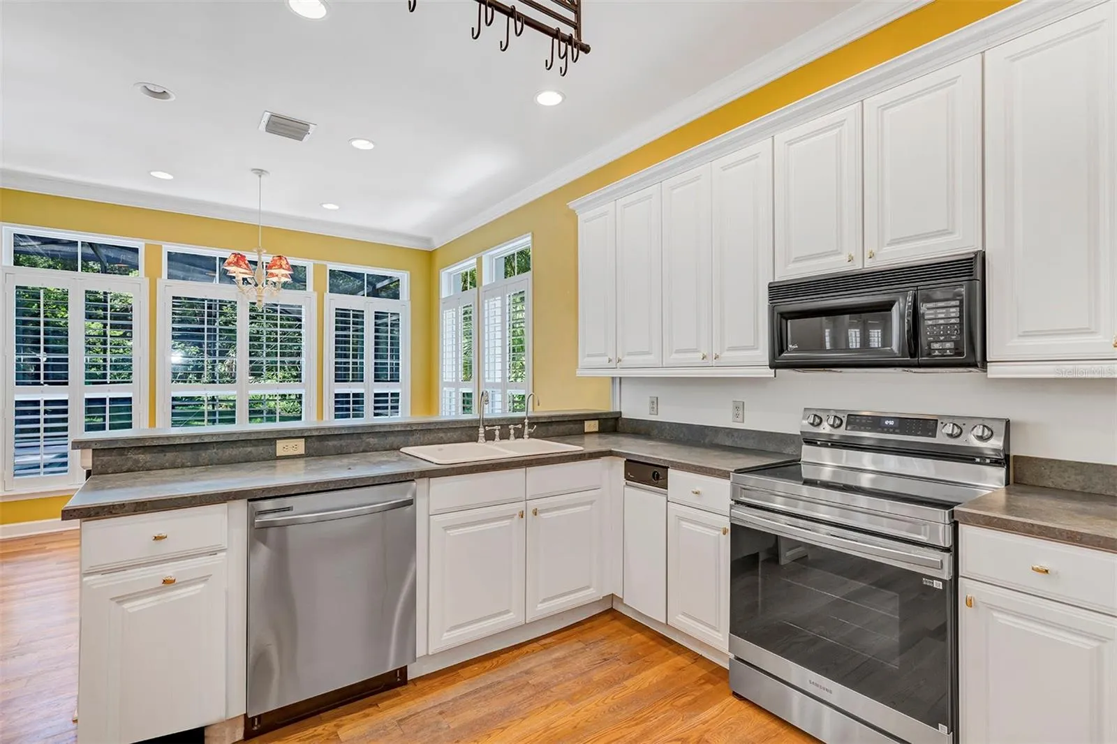 914 Elysium Blvd, Mount Dora, Florida 32757, 4 Bedrooms Bedrooms, ,5 BathroomsBathrooms,Residential,For Sale,ELYSIUM,O6313174