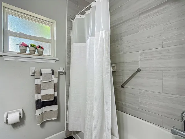 Deep soak tub