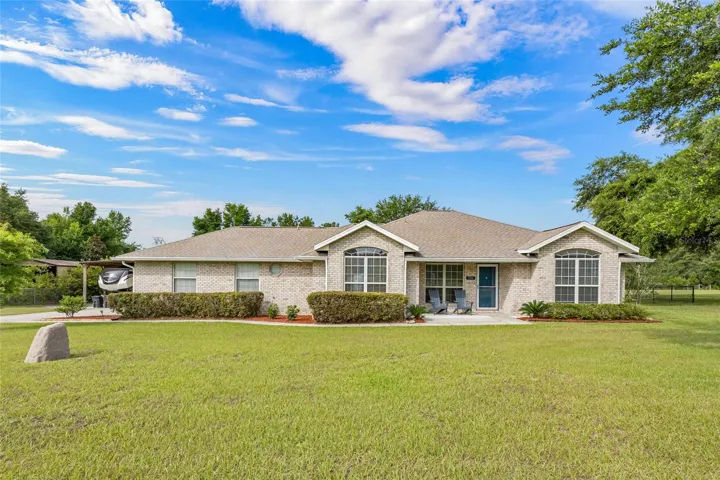 576 SW Broderick Dr
