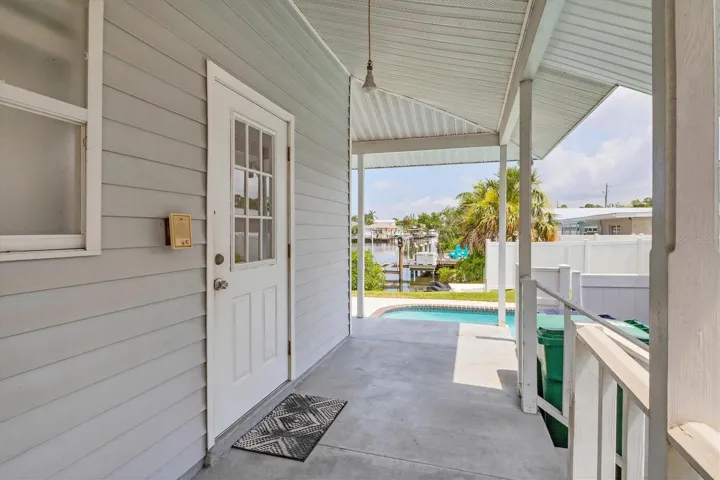 Covered Side entry off garage