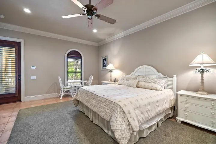 Separate entrance to outside front porch area