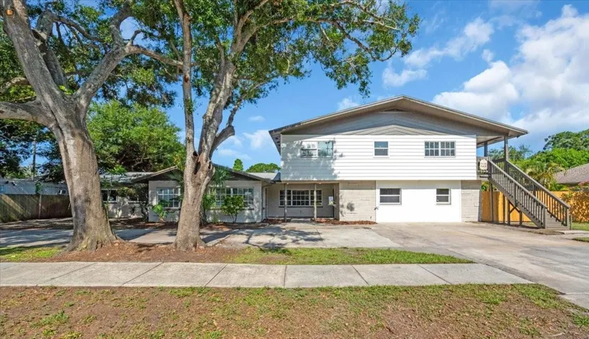 5136 68th St N - Exterior