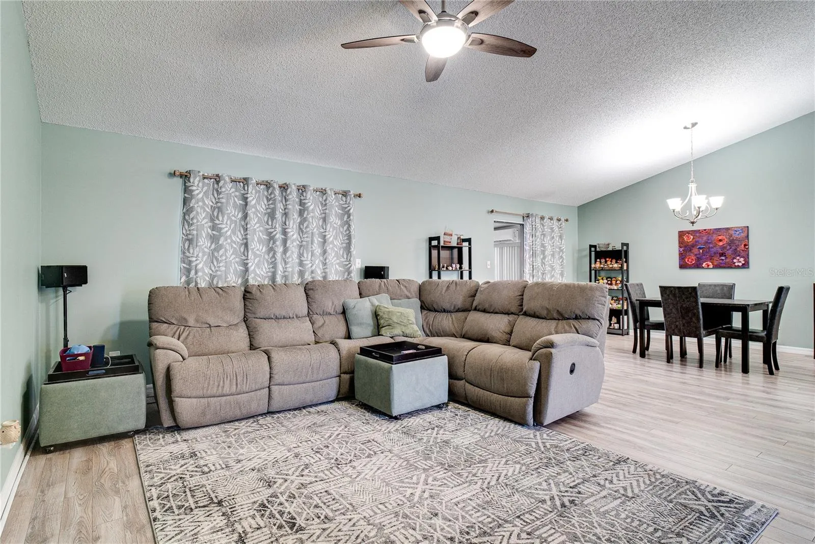 5517 W Sacramento Ct, Orlando, Florida 32821, 3 Bedrooms Bedrooms, ,3 BathroomsBathrooms,Residential,For Sale,SACRAMENTO,O6315393