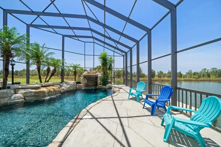 Endless outdoor fun with a beautiful cage so you can relax and enjoy the outdoors.