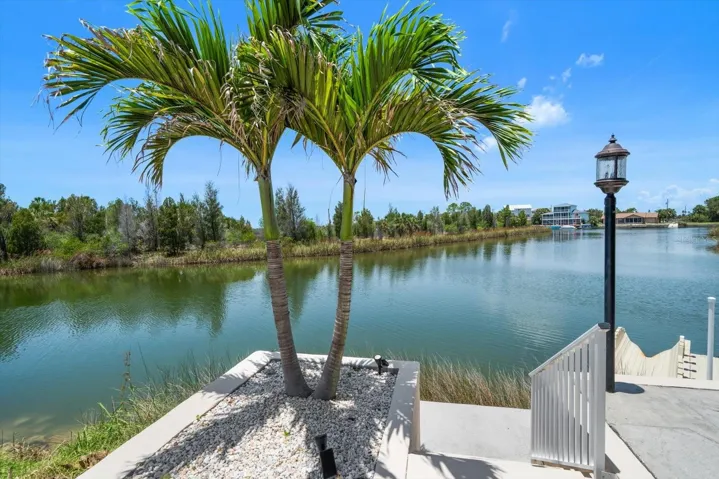 The peaceful and pristine Nature Coast is all yours on this amazing point lot.
