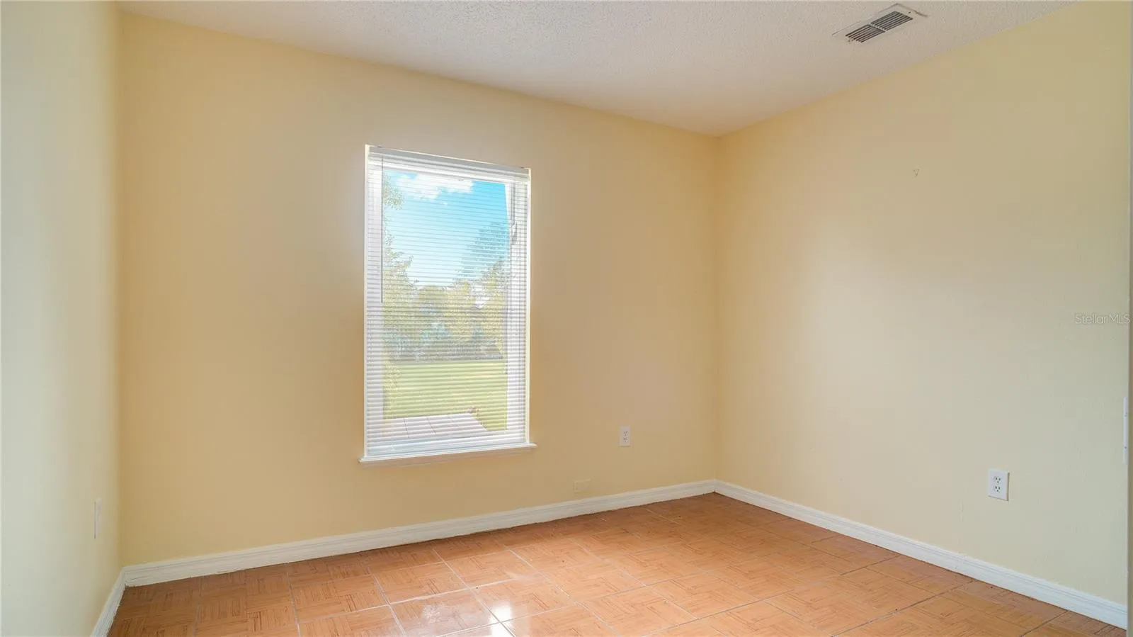 611 Jura Ln, Kissimmee, Florida 34759, 3 Bedrooms Bedrooms, ,2 BathroomsBathrooms,Residential,For Sale,JURA,O6315810