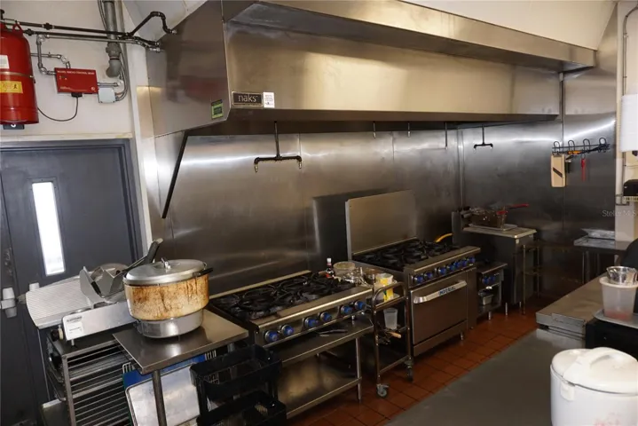 Kitchen cooking area