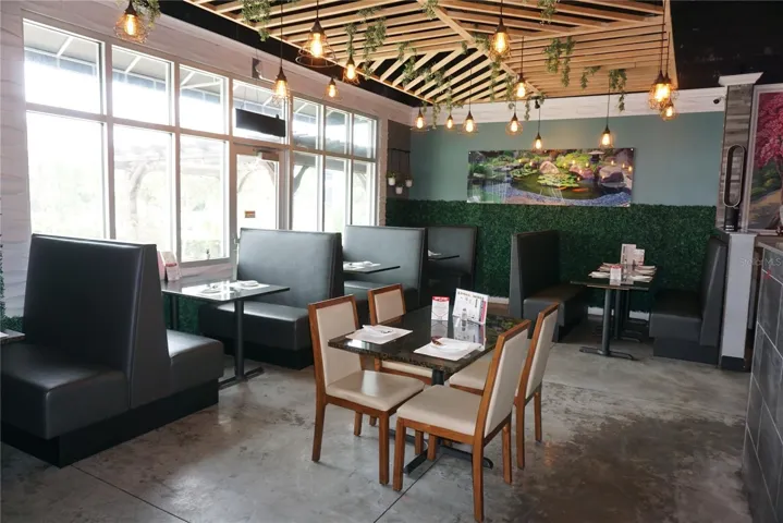 Dining area 4
