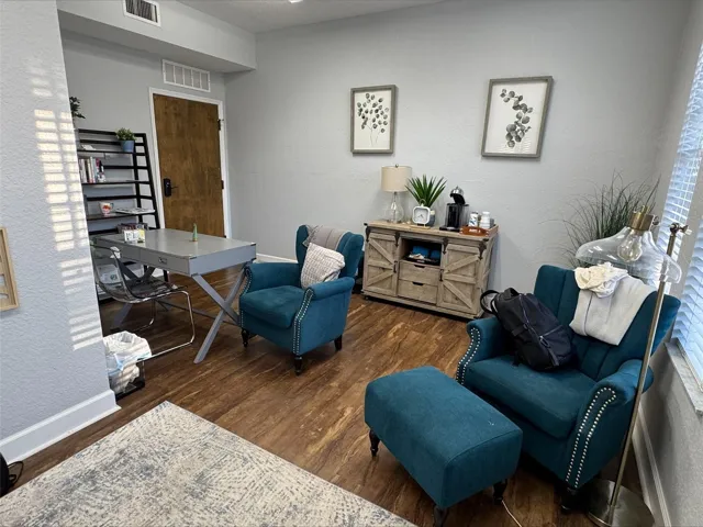 Suite 1B