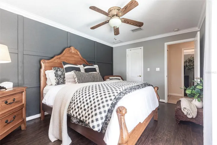 Gorgeous accent wall!
