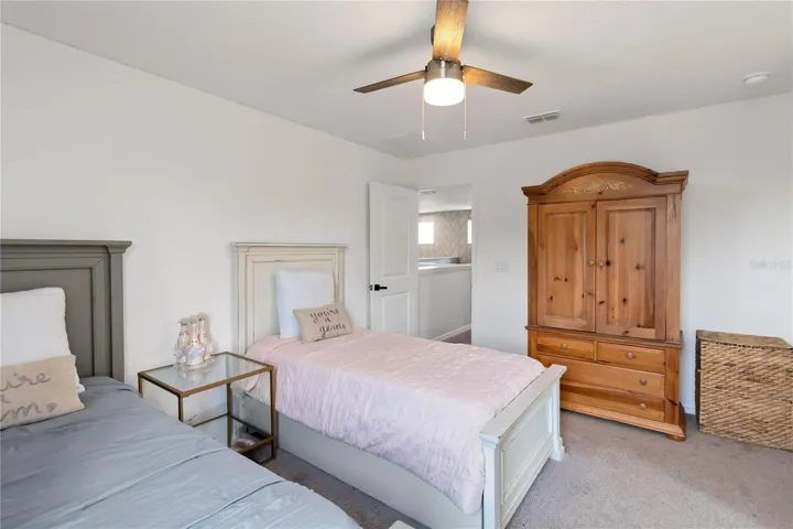 Private upstairs en-suite