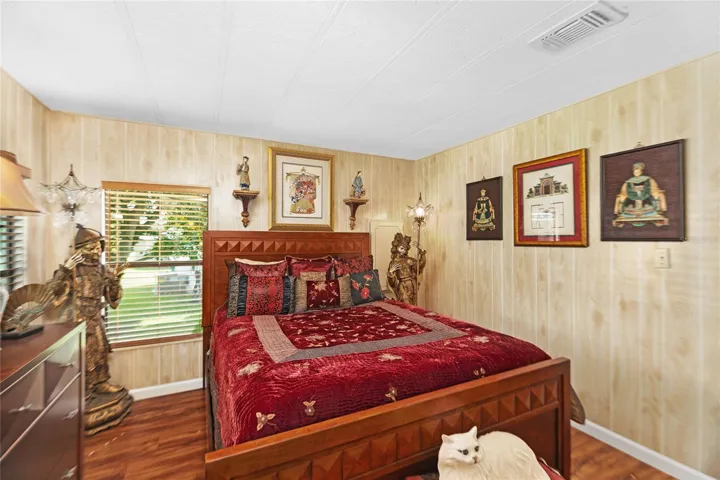 Guest bedroom