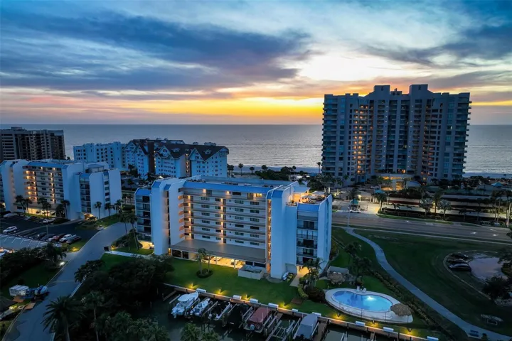 Harbour Condo On Sand Key