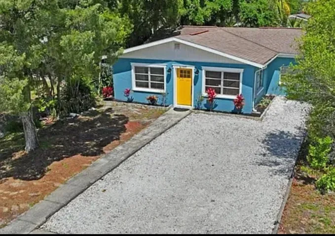 Front of House/Driveway