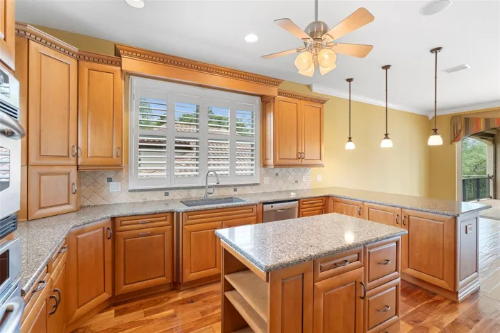 Kitchen with Kitchen Island