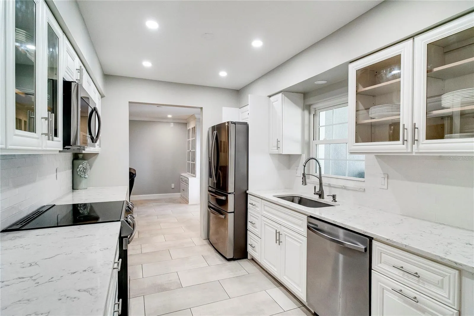 503 Savona Ct, Altamonte Springs, Florida 32701, 5 Bedrooms Bedrooms, ,5 BathroomsBathrooms,Residential,For Sale,SAVONA,O6318016