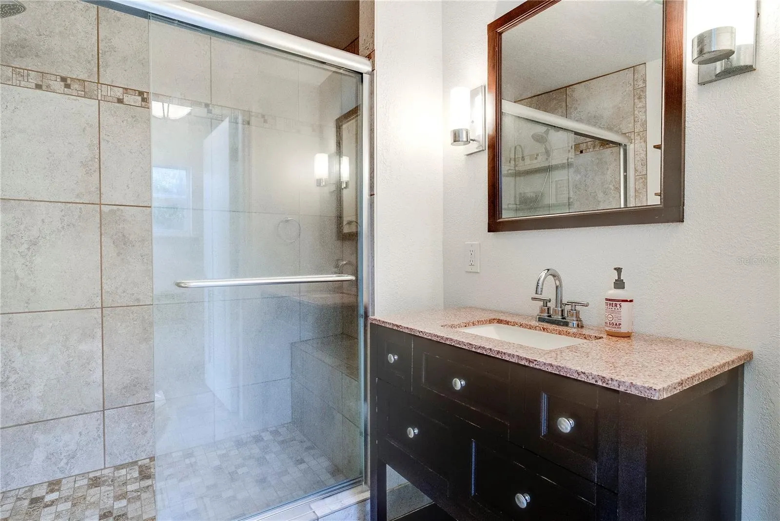 503 Savona Ct, Altamonte Springs, Florida 32701, 5 Bedrooms Bedrooms, ,5 BathroomsBathrooms,Residential,For Sale,SAVONA,O6318016