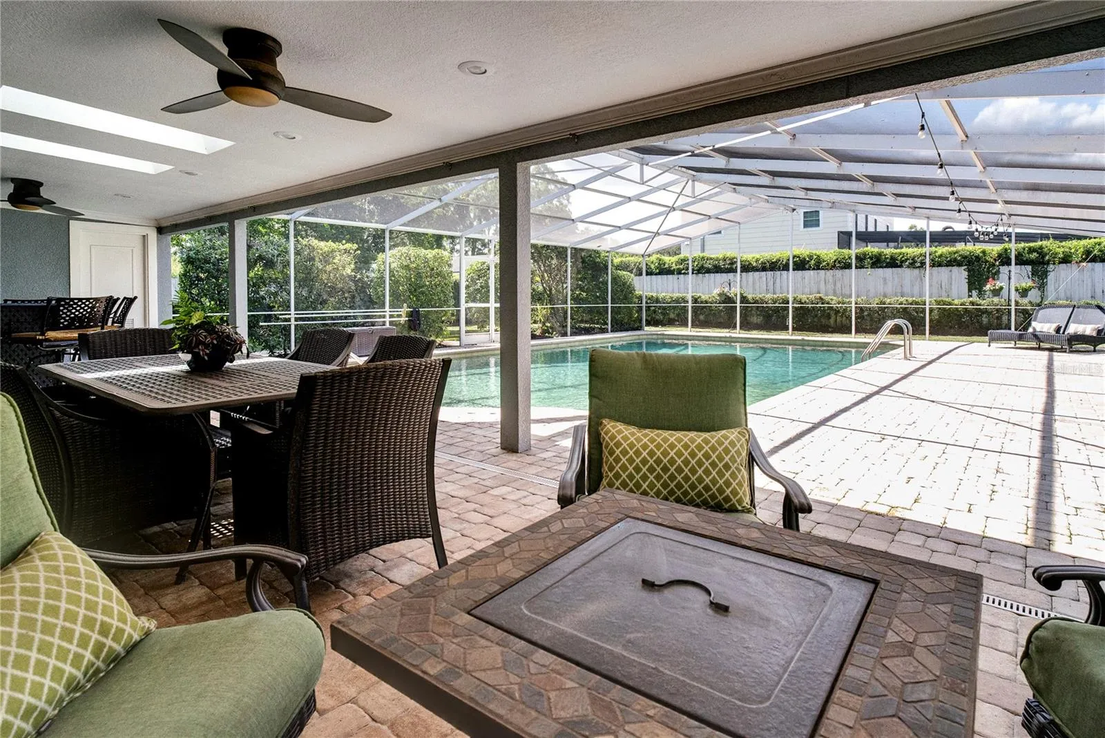 503 Savona Ct, Altamonte Springs, Florida 32701, 5 Bedrooms Bedrooms, ,5 BathroomsBathrooms,Residential,For Sale,SAVONA,O6318016