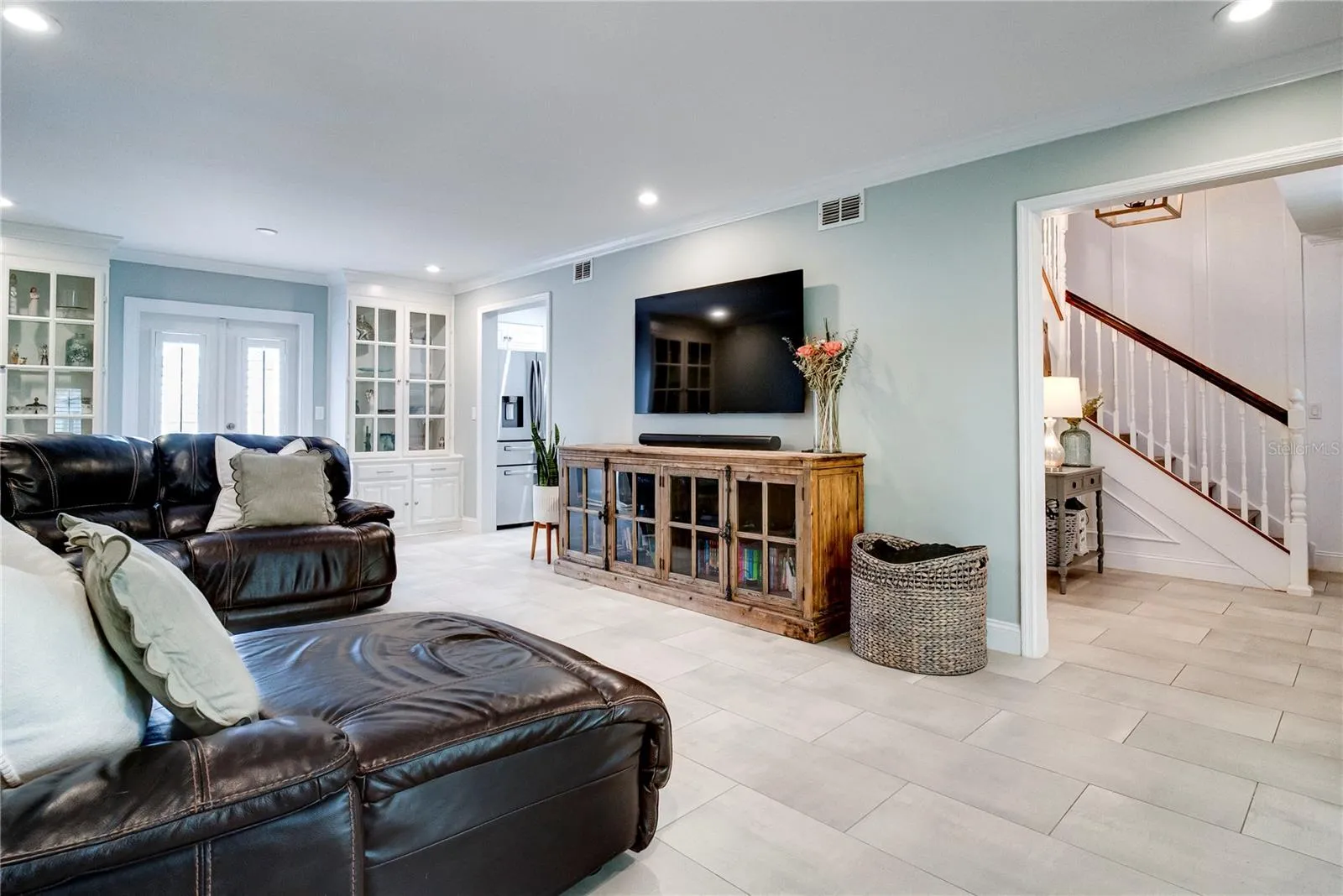 503 Savona Ct, Altamonte Springs, Florida 32701, 5 Bedrooms Bedrooms, ,5 BathroomsBathrooms,Residential,For Sale,SAVONA,O6318016
