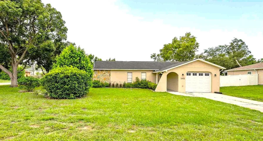 Welcome~~  Large Corner Lot