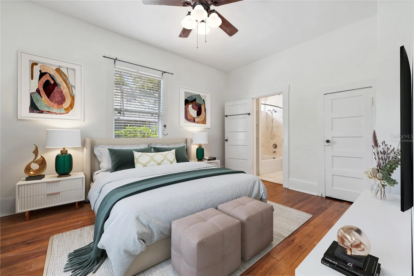 121 W Oakland Ave, Oakland, Florida 34760, 3 Bedrooms Bedrooms, ,1 BathroomBathrooms,Residential,For Sale,OAKLAND,O6318648