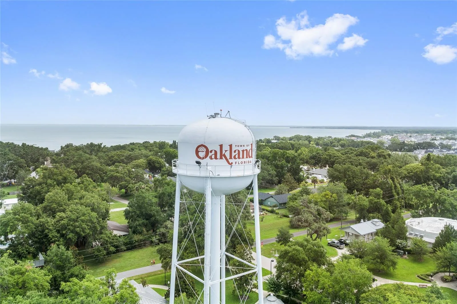 121 W Oakland Ave, Oakland, Florida 34760, 3 Bedrooms Bedrooms, ,1 BathroomBathrooms,Residential,For Sale,OAKLAND,O6318648