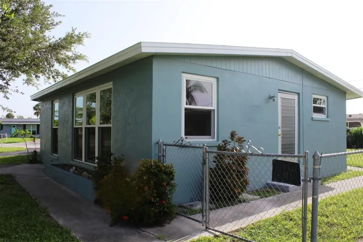 side entrance into inlaw or second primary