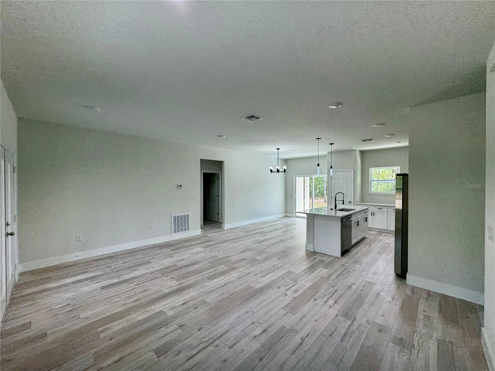 MODEL HOME