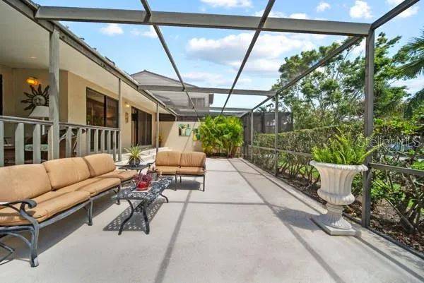 Lanai 1